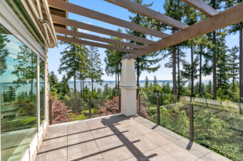 #2 – 5402 West Vista Court
